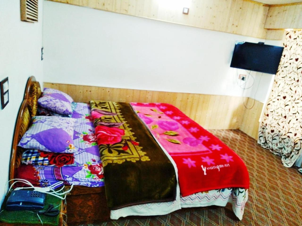 Pahalgām Hotel King Palace מראה חיצוני תמונה