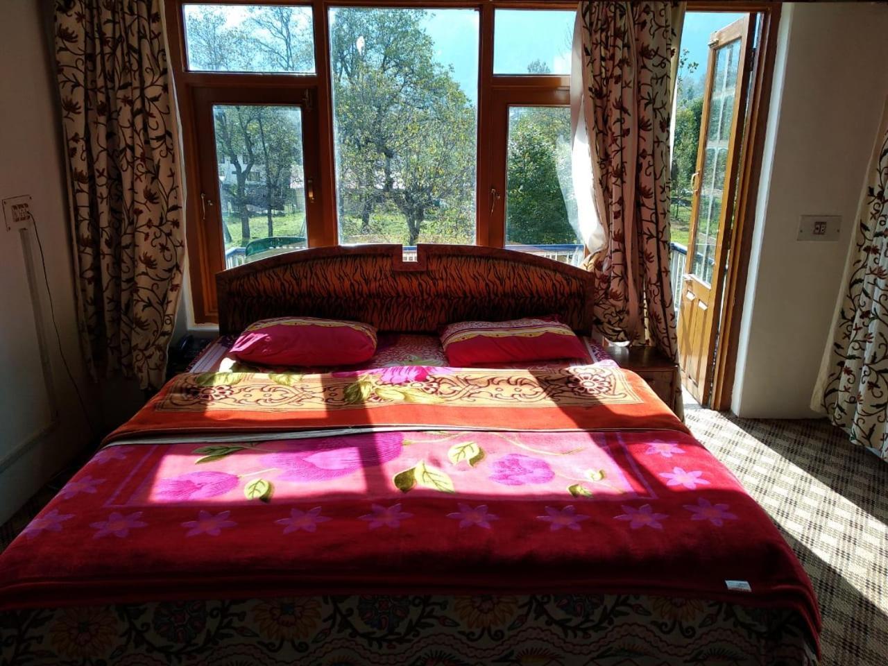 Pahalgām Hotel King Palace מראה חיצוני תמונה