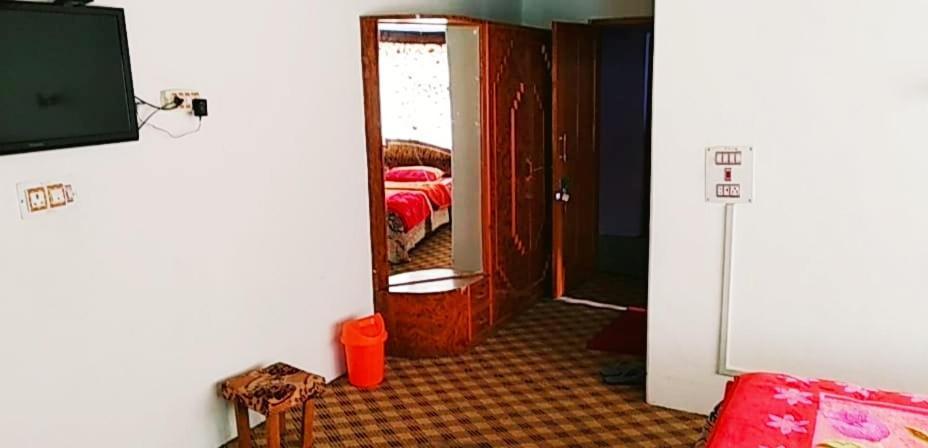 Pahalgām Hotel King Palace מראה חיצוני תמונה