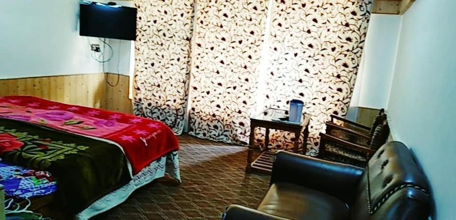 Pahalgām Hotel King Palace מראה חיצוני תמונה